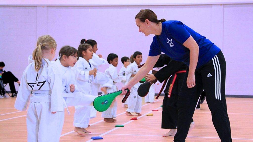 Star Martial Arts (Milton Keynes) instructor teaching star tigers children taekwondo