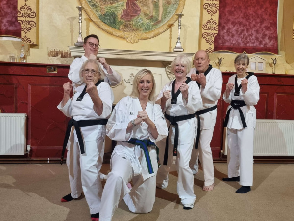 star-martial-arts-taekwondo-students-adults-003