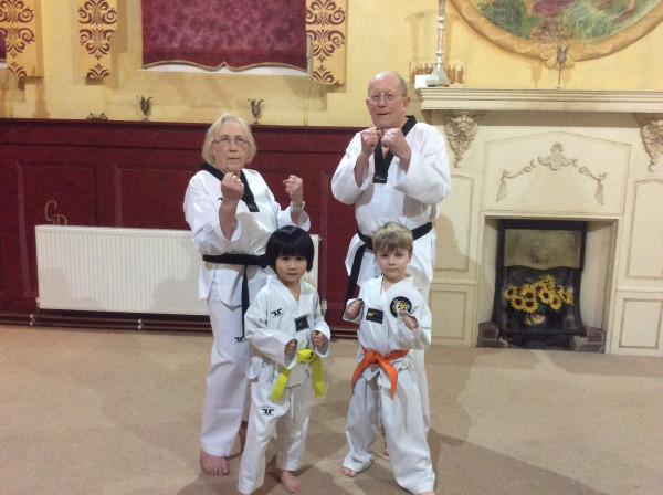 star-martial-arts-taekwondo-students-mixed-001