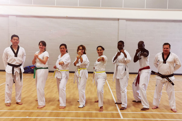star-martial-arts-taekwondo-training-adults-002